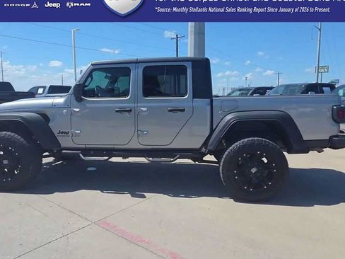 Used 2020 Jeep Gladiator Sport w/ Quick Order Package 24S AWD/4WD image 5