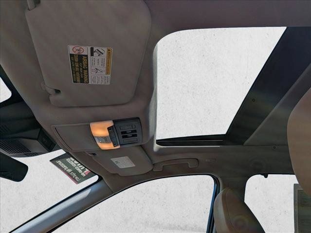 Used 2022 Nissan Rogue Platinum w/ Head-Up Display Package FWD image 17