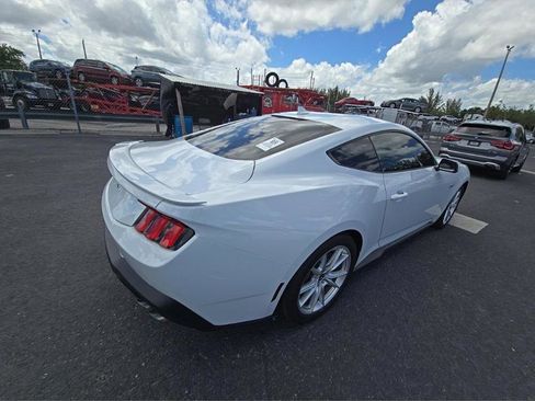 Used 2025 Ford Mustang GT Premium RWD image 4