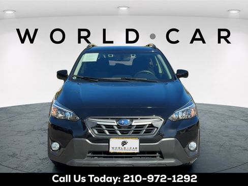 Used 2023 Subaru Crosstrek 2.0i Premium image 2