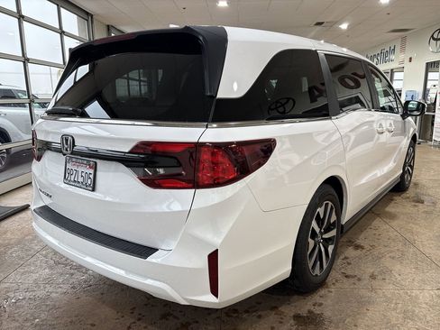 Used 2025 Honda Odyssey EX-L image 2