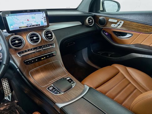 Certified 2022 Mercedes-Benz GLC 43 AMG 4MATIC image 23