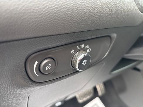Used 2024 Buick Encore GX Preferred AWD/4WD image 19
