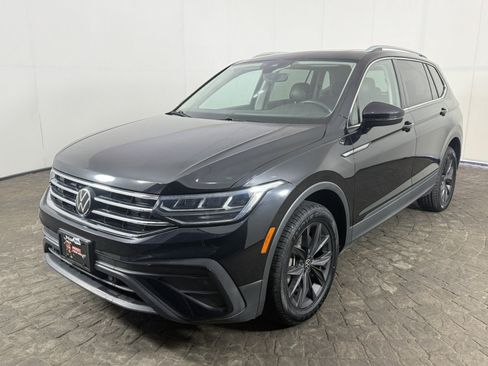 Used 2022 Volkswagen Tiguan SE AWD/4WD image 3