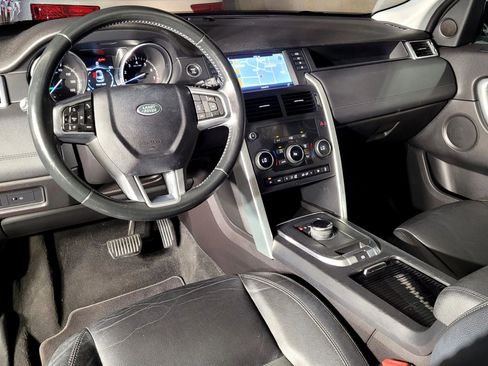 Used 2017 Land Rover Discovery Sport SE image 20