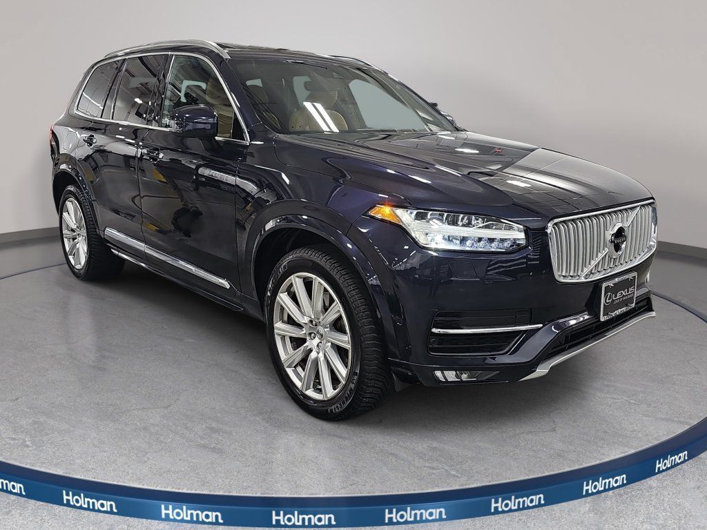 Used 2017 Volvo XC90 T6 Inscription w/ Vision Package AWD/4WD image 4