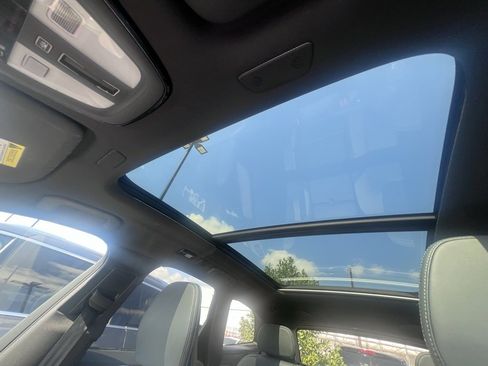 Used 2022 Volvo XC60 B5 R-Design image 24