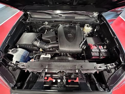 Certified 2021 Toyota Tacoma TRD Off-Road w/ TRD Premium Off Road Package image 9