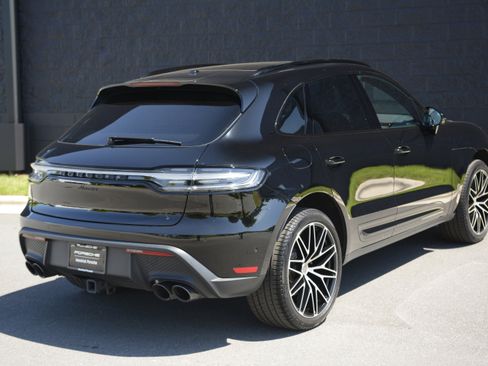 Certified 2025 Porsche Macan AWD/4WD image 7