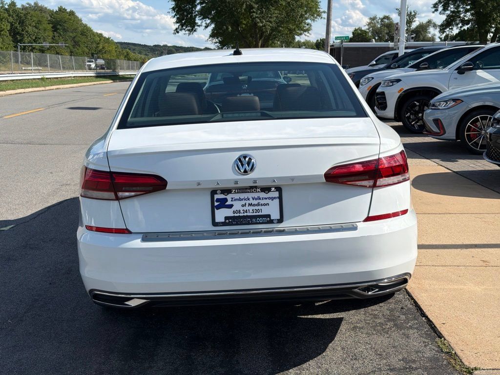 Used 2022 Volkswagen Passat 2.0T SE FWD image 7