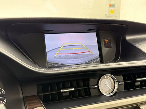 Used 2016 Lexus ES 350 w/ Premium Package w/Wood Trim FWD image 25