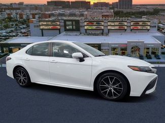 Used 2023 Toyota Camry SE video 1