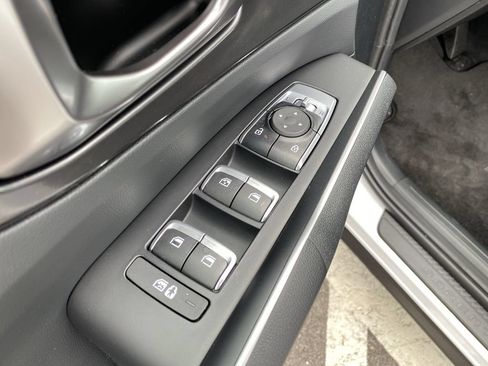 Used 2026 Kia Sorento LX FWD image 18