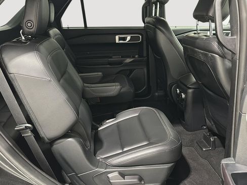Used 2020 Ford Explorer XLT w/ Equipment Group 202A image 22