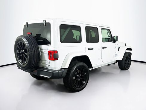 Used 2024 Jeep Wrangler Unlimited Sahara AWD/4WD image 9