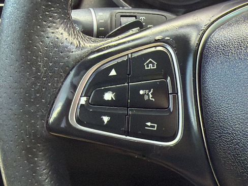Used 2018 Mercedes-Benz GLC 300 image 17
