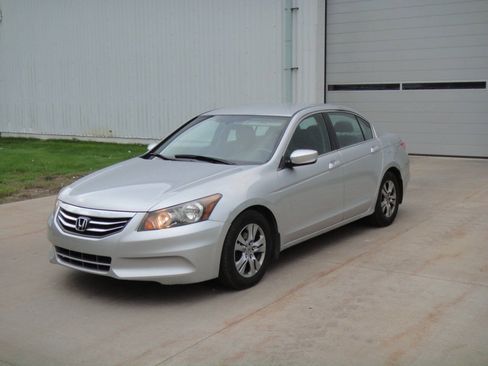 Used 2011 Honda Accord SE image 2