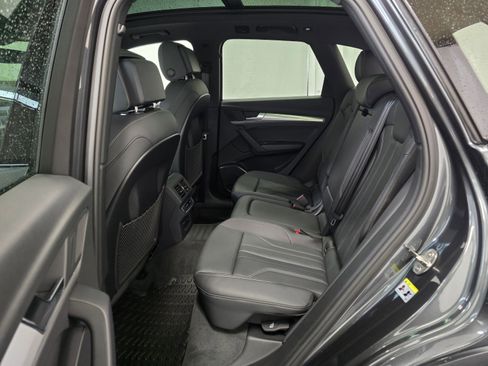 Certified 2025 Audi Q5 2.0T Premium w/ Convenience Plus Package image 19