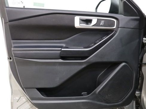 Used 2020 Ford Explorer XLT w/ Comfort Package AWD/4WD image 17
