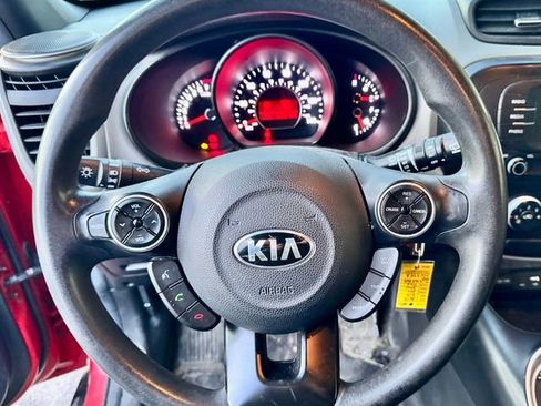 Used 2019 Kia Soul image 11