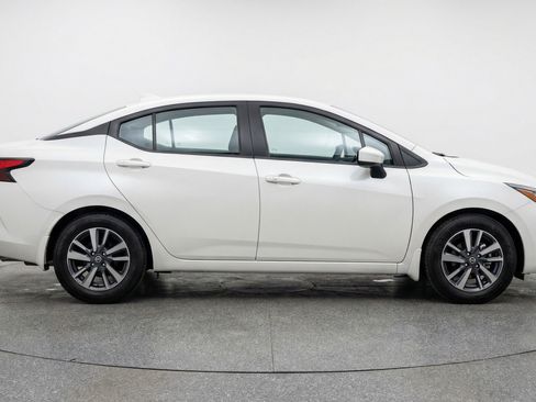 Used 2025 Nissan Versa SV FWD image 11