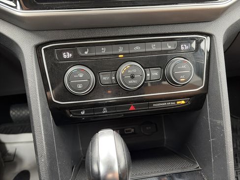 Used 2019 Volkswagen Atlas SEL Premium AWD/4WD image 16