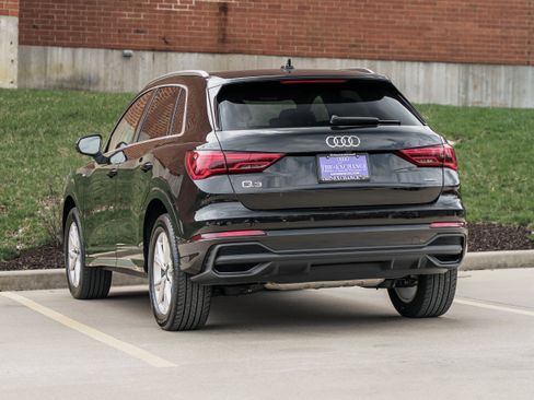 Certified 2025 Audi Q3 2.0T Premium w/ Convenience Package image 5