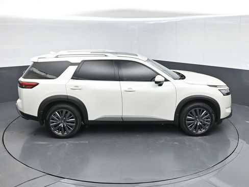 Used 2022 Nissan Pathfinder SL w/ SL Premium Package FWD image 5