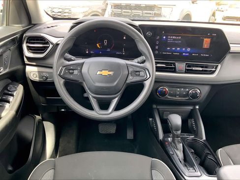 Used 2024 Chevrolet TrailBlazer LS image 6