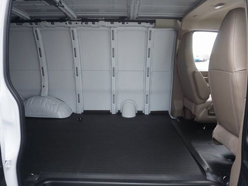 New 2025 Chevrolet Express 2500 Work Van image 18