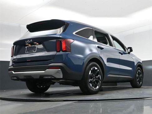 New 2026 Kia Sorento S w/ S Panoramic Sunroof Package image 14