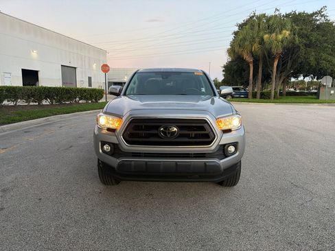 Used 2022 Toyota Tacoma SR5 w/ Technology Package RWD image 5