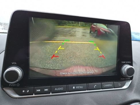 Used 2023 Nissan Sentra SV FWD image 18