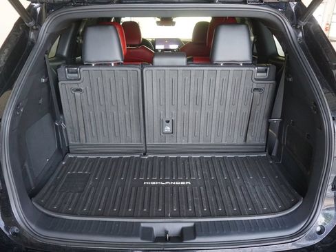 Used 2023 Toyota Highlander XSE AWD/4WD image 17