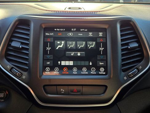 Used 2020 Jeep Cherokee Trailhawk w/ Cold Weather Group image 23