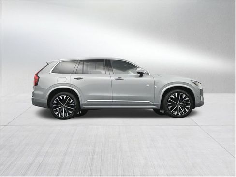 Used 2025 Volvo XC90 T8 Plus AWD/4WD image 30
