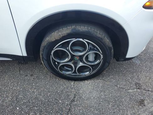 Used 2024 Alfa Romeo Tonale Ti w/ Premium Interior Package image 6