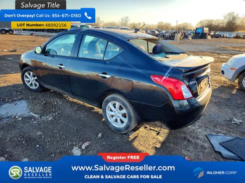 Used 2014 Nissan Versa SV w/ Convenience Package FWD image 3