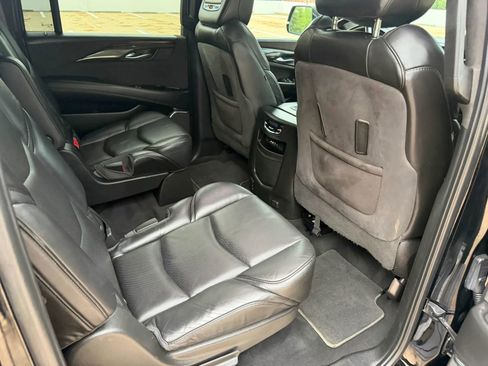 Used 2016 Cadillac Escalade ESV Platinum AWD/4WD image 33