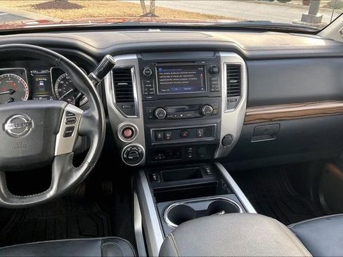 Used 2016 Nissan Titan SL image 6