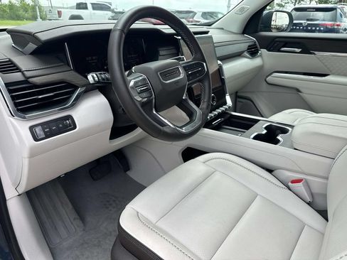 Used 2025 GMC Acadia Denali w/ LPO, All-Weather Package AWD/4WD image 24