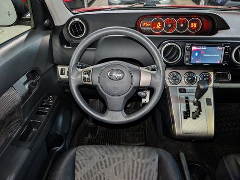 Used 2013 Scion xB image 2