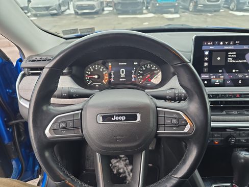 Used 2022 Jeep Compass Latitude image 21