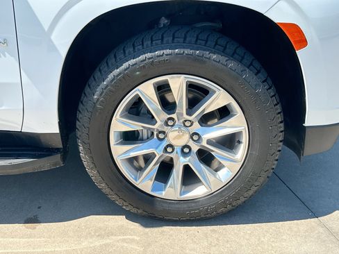 Used 2024 Chevrolet Suburban Premier RWD image 10