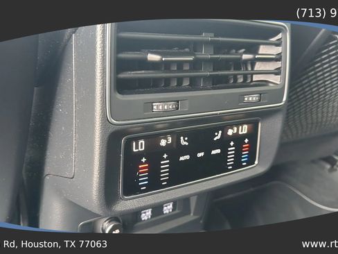 Used 2020 Audi Q8 Prestige w/ Prestige Package image 31