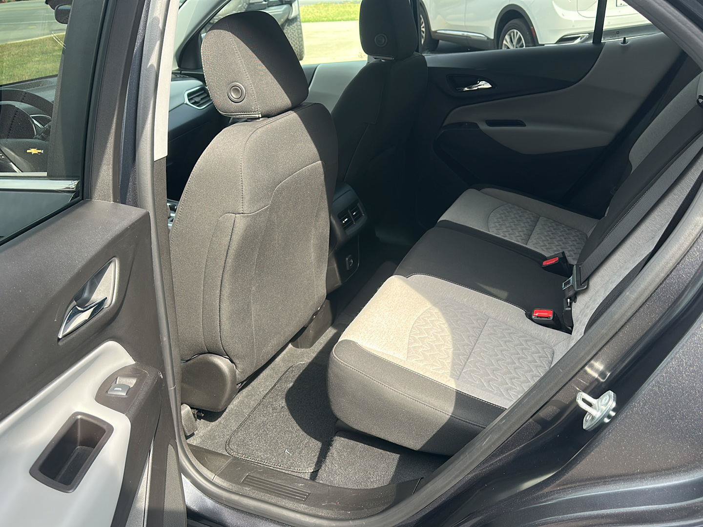 Used 2022 Chevrolet Equinox LT FWD image 18