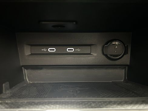 Used 2024 Volkswagen Taos SE w/ Panoramic Sunroof Package image 20