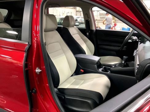 Used 2025 Honda CR-V LX image 8