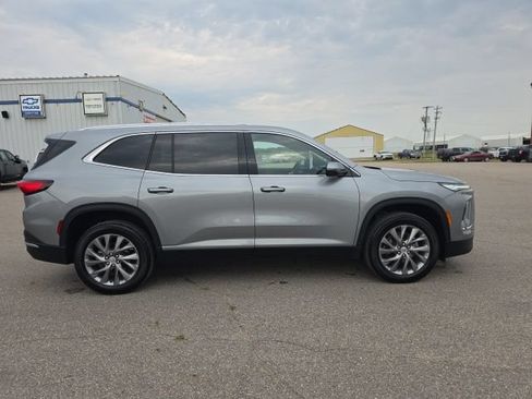 Used 2026 Buick Enclave Preferred AWD/4WD image 6