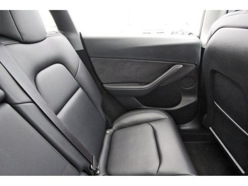 Used 2024 Tesla Model Y Long Range RWD image 11